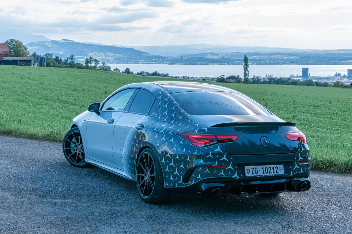 Unique Label Mercedes Benz CLA 35 AMG Petronas Design Folierug